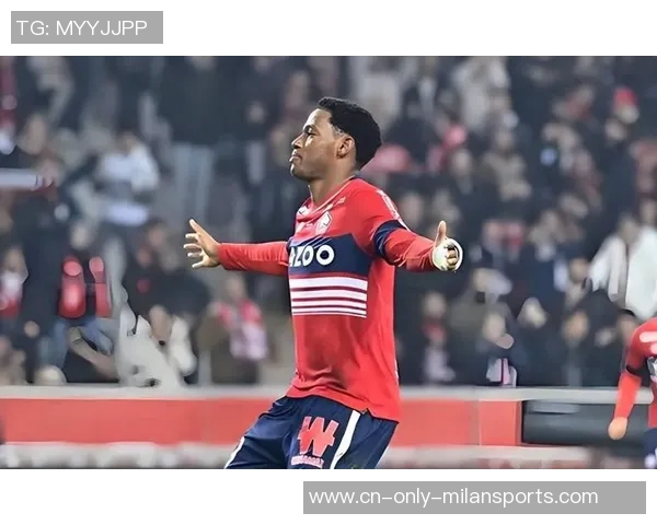 高薪签约的足球明星究竟是谁引发了球迷热议与关注 高薪签约的足球明星究竟是谁引发了球迷热议与关注